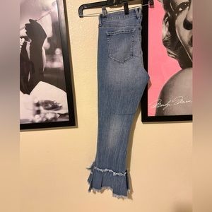 Frayed ruffle hem jeans